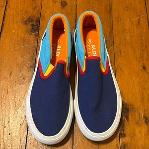 Aldi brand canvas shoes